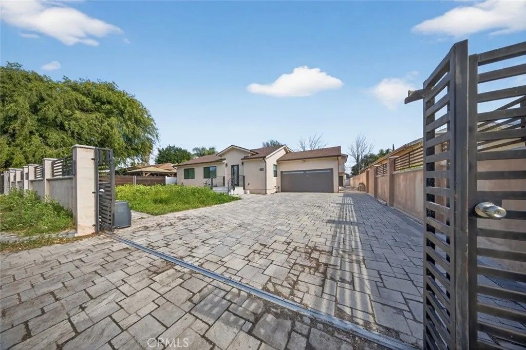 Photo of 8334 Calvin Avenue, Northridge, CA 91324 (MLS # GD26039741)