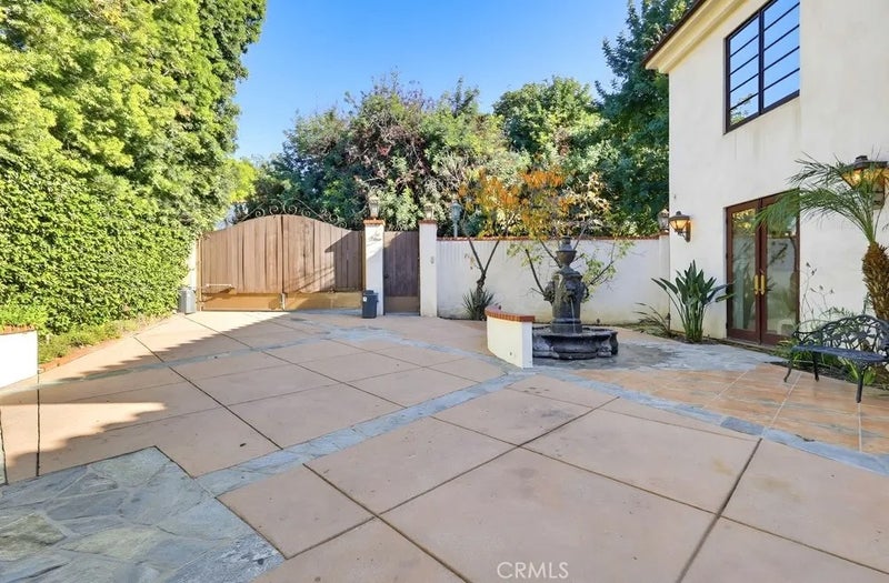 1805 Outpost Dr