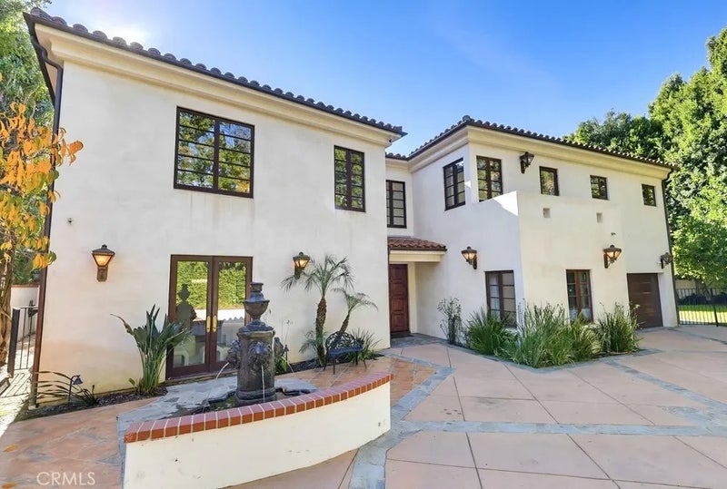 1805 Outpost Dr