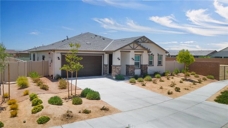 3230 Emerald Ln
