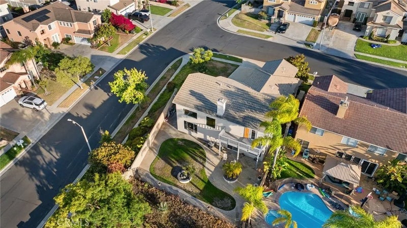 705 Hearst