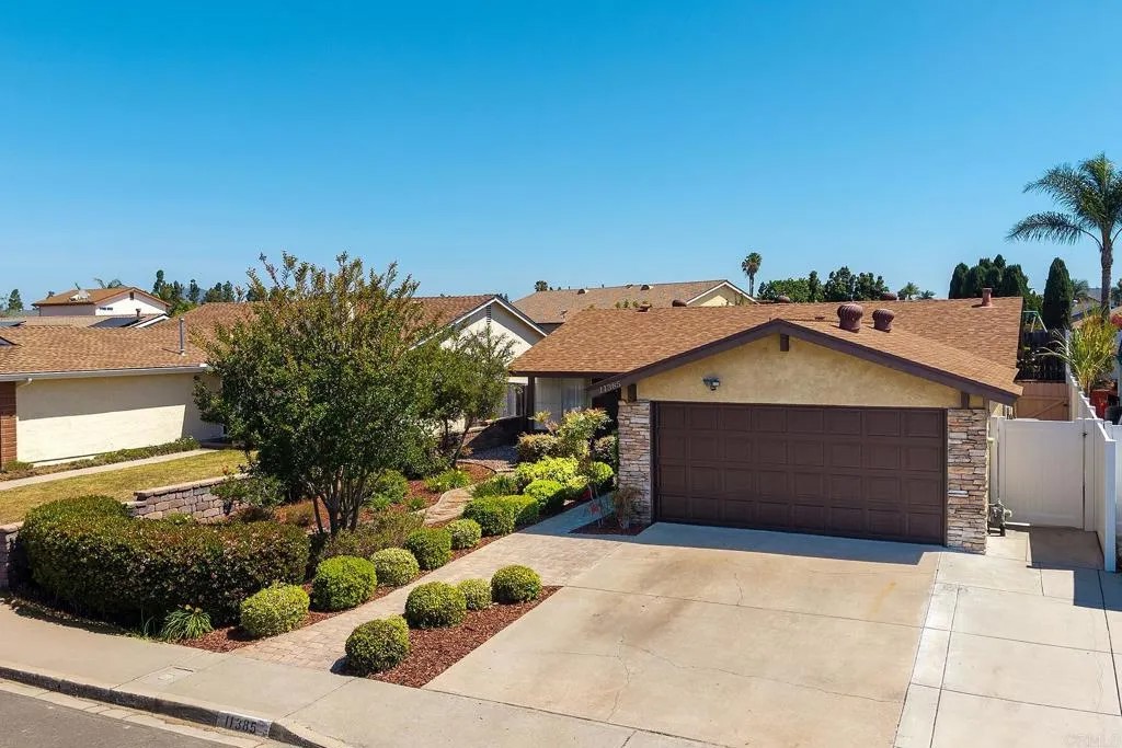 11385 AVENIDA DEL GATO