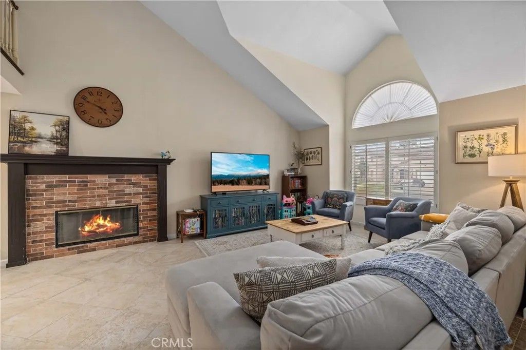 Photo of 41539 Sandalwood Pl, Lancaster, CA 93536 (MLS # SR26085523)