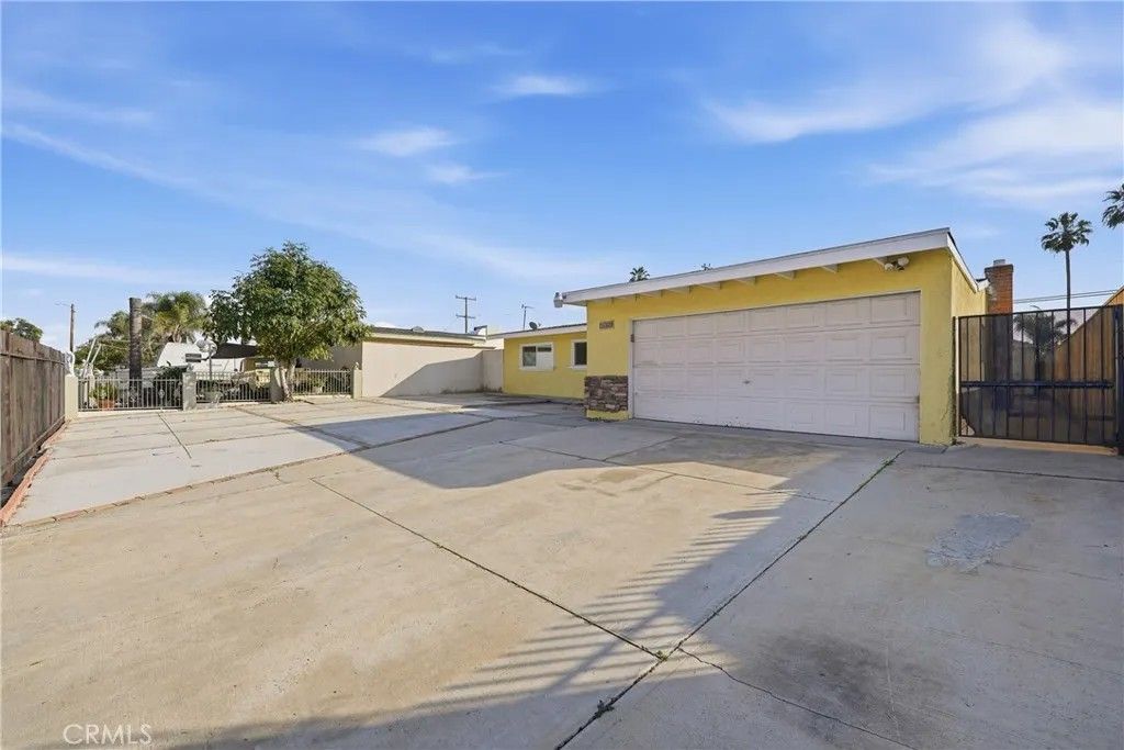 Photo of 25339 Juanita Ave, Moreno Valley, CA 92551 (MLS # DW26018486)