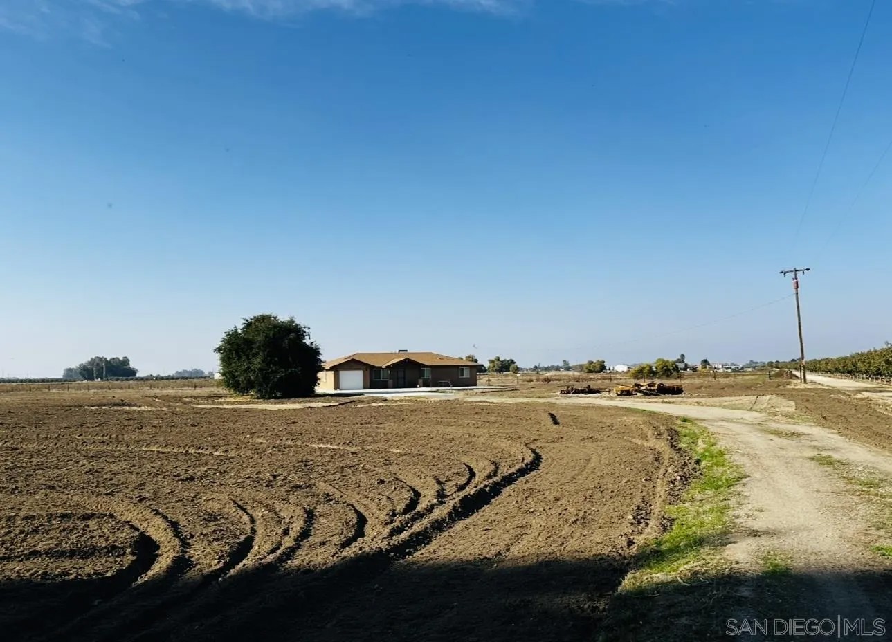 22750 Fairfax Avenue