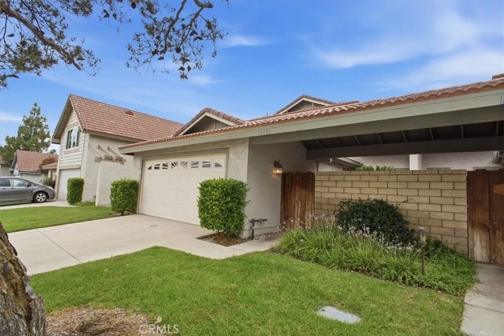 Photo of 15833 Rosehaven Lane, Canyon Country, CA 91387 (MLS # SR26151384)