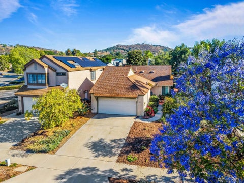 Photo of 906 Sendero Ave, Escondido, CA 92026 (MLS # 260011453)