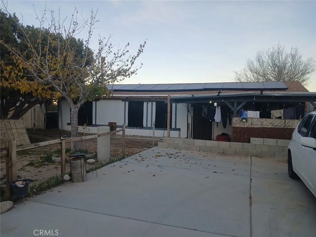 Photo of 7773 Kuki St, Oak Hills, CA 92344 (MLS # DW26016135)