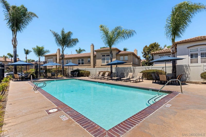 6283 Avenida De Las Vistas 2