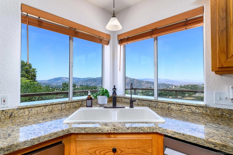 1577 Oak Land