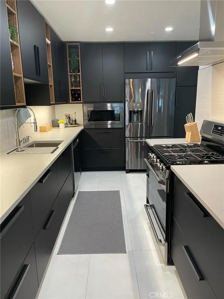 4806 Hollow Corner 234