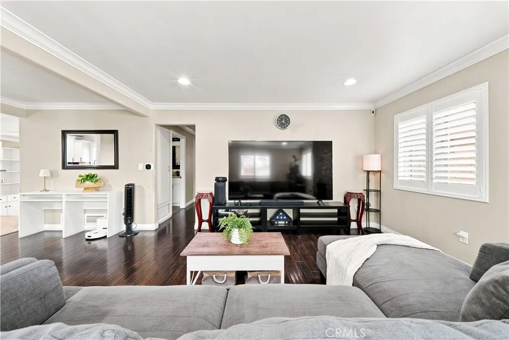 1309 N Catalpa