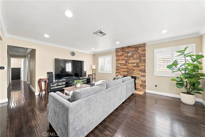 1309 N Catalpa