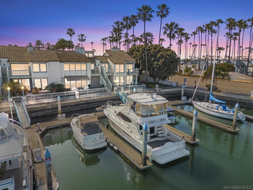 Photo of 6 E Kingston Ct, Coronado, CA 92118 (MLS # 260025519)