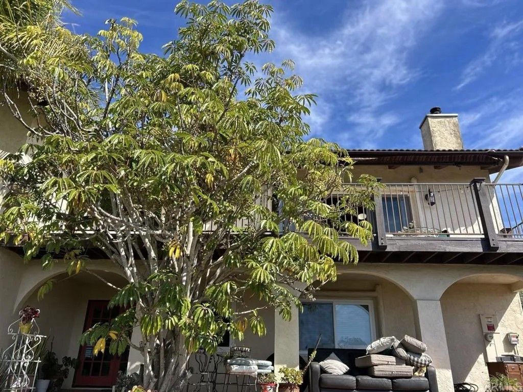 Photo of 1330 Sugarbush Drive, Vista, CA 92084 (MLS # NDP2602051)