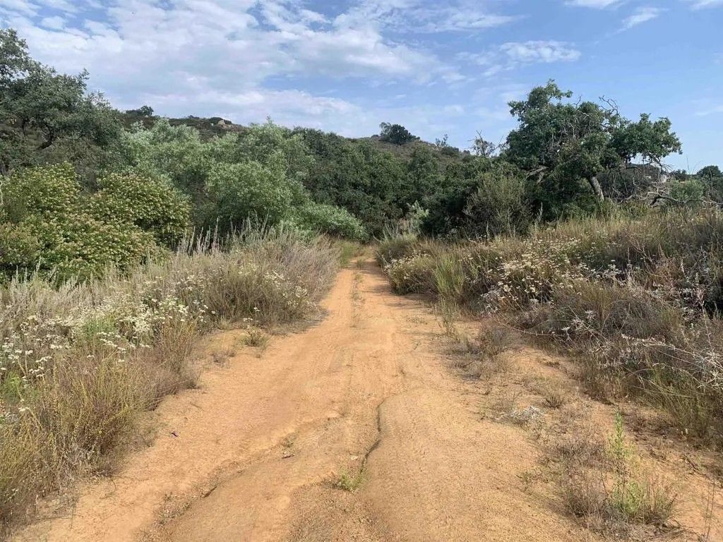 Photo of 17484 Rockwood, Escondido, CA 92027 (MLS # NDP2600752)