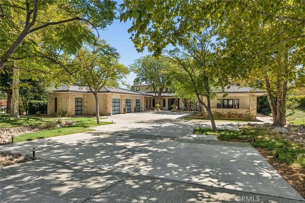 38144 Silver Fox Court