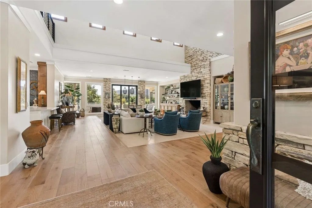 38144 Silver Fox Court