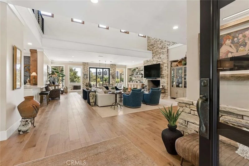 38144 Silver Fox Court
