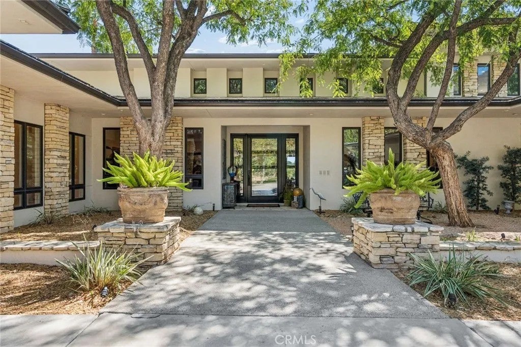 38144 Silver Fox Court