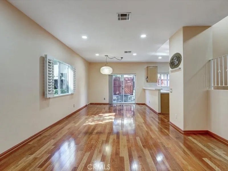 10025 Topanga Canyon 108