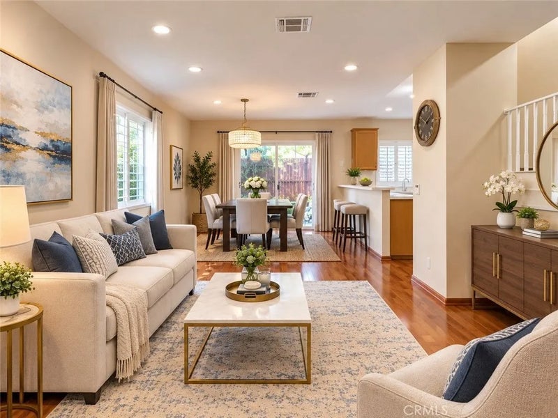 10025 Topanga Canyon 108