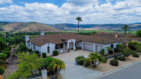 Photo of 3862 Flowerwood Lane, Fallbrook, CA 92028 (MLS # 260017719)