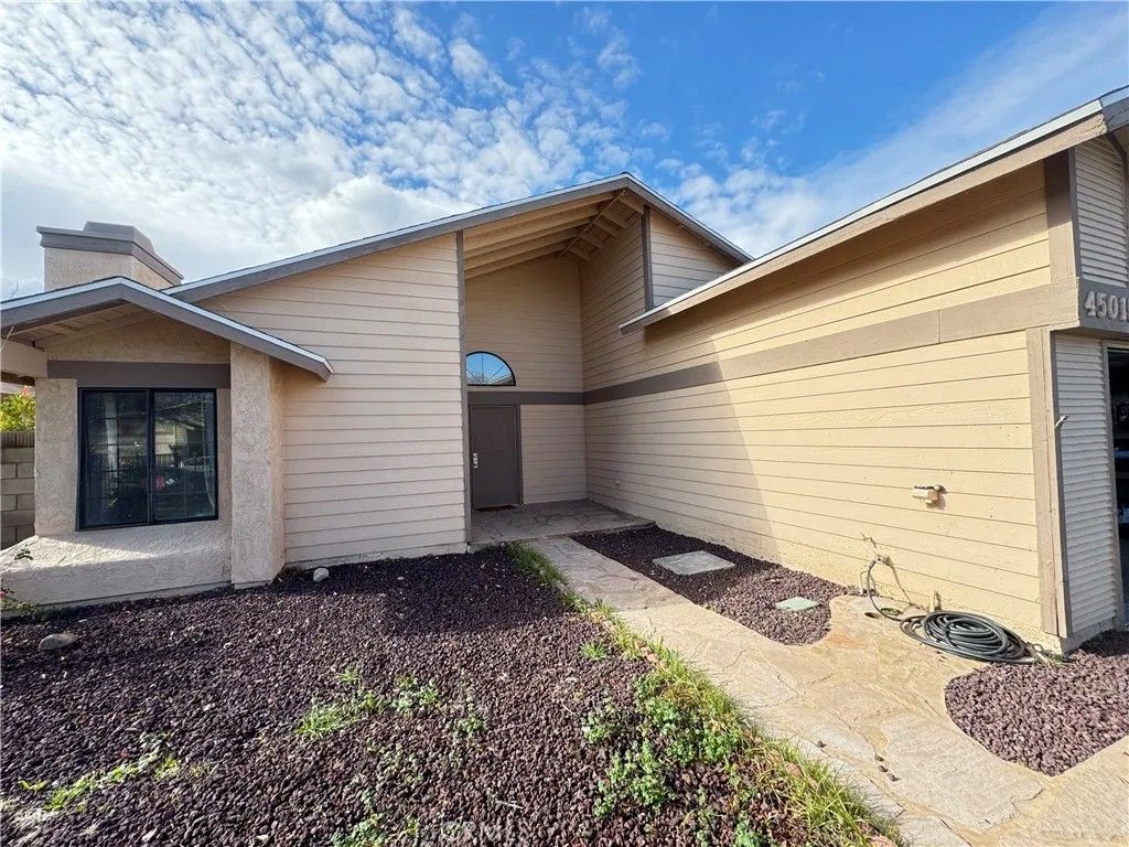 Photo of 45015 Denmore Avenue, Lancaster, CA 93535 (MLS # SR26007397)