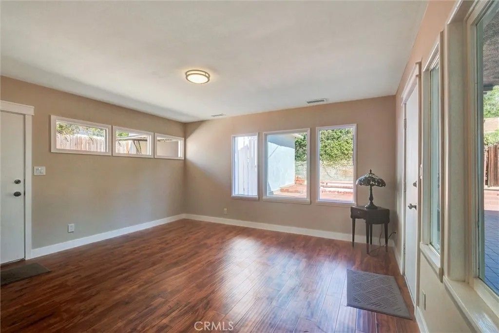 Photo of 3317 PARAISO Way, Glendale, CA 91214 (MLS # SR25252186)