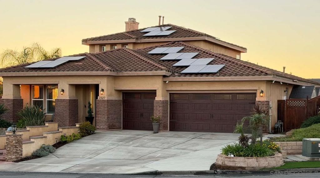 Photo of 2327 Clearcrest Ln, Fallbrook, CA 92028 (MLS # 260002193)