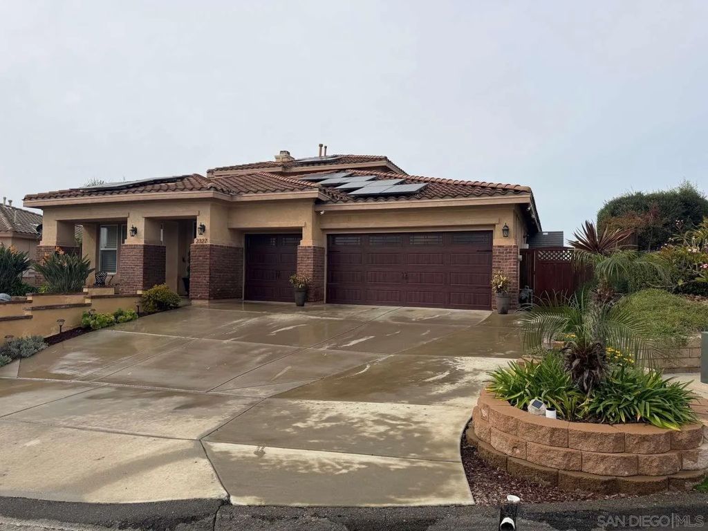 Photo of 2327 Clearcrest Ln, Fallbrook, CA 92028 (MLS # 260002193)