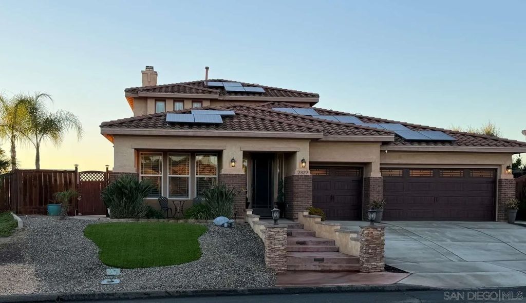 Photo of 2327 Clearcrest Ln, Fallbrook, CA 92028 (MLS # 260002193)