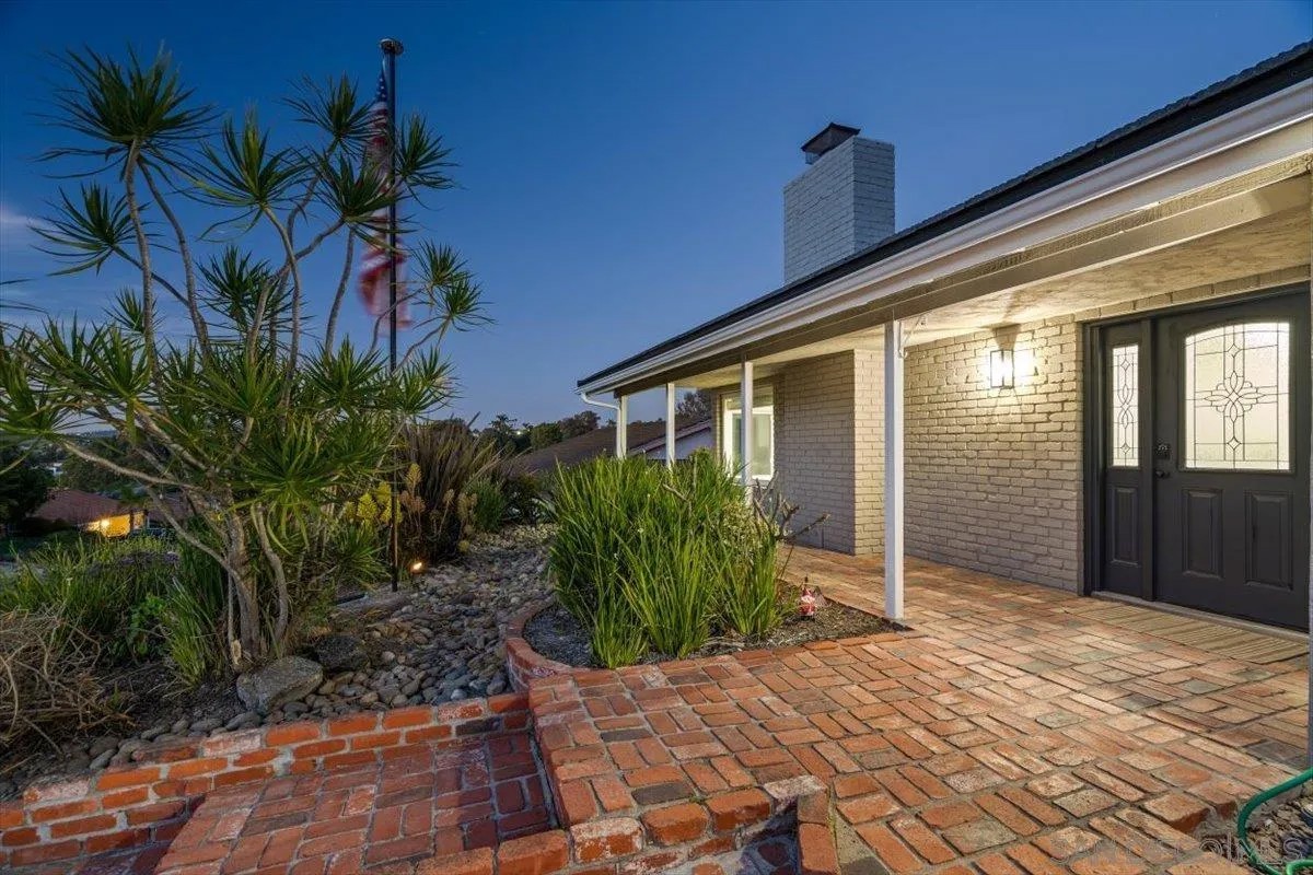 5512 Horse Ridge Way