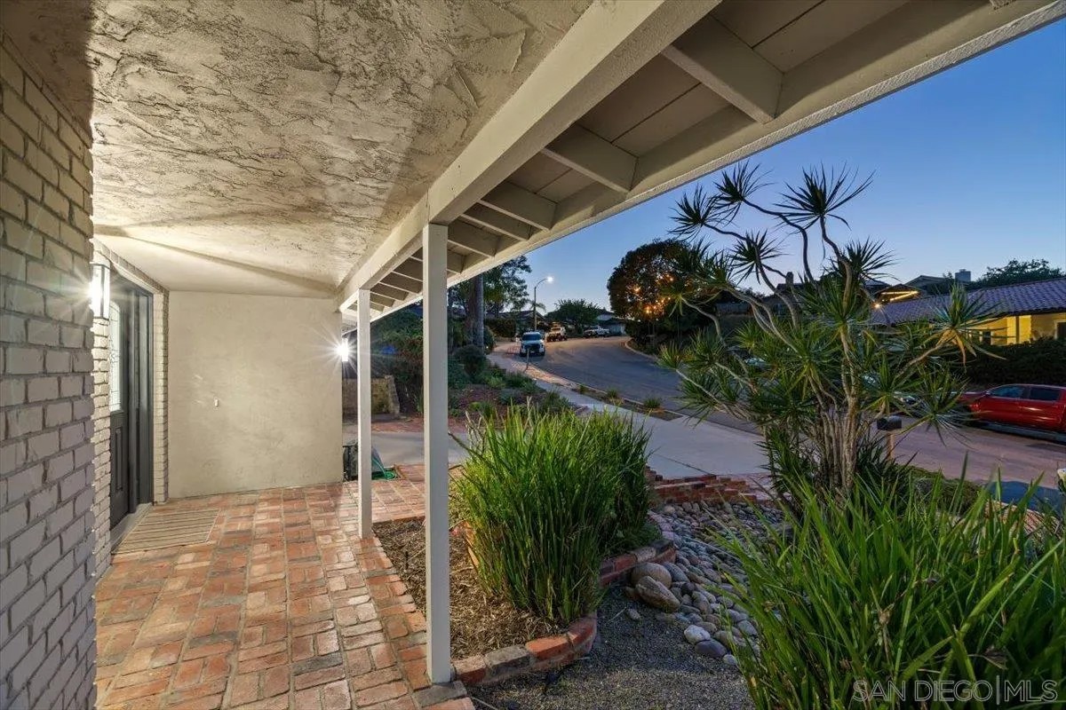 5512 Horse Ridge Way