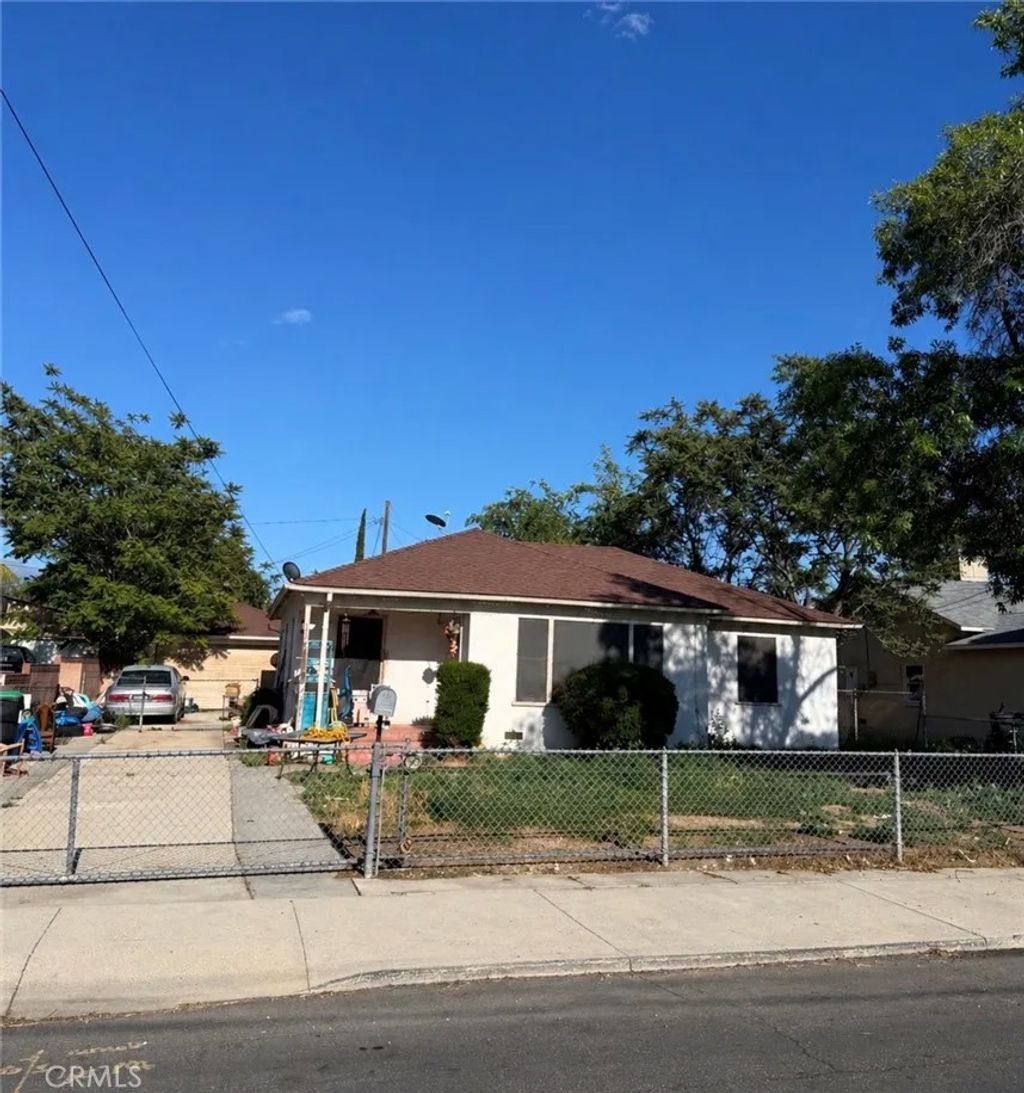 Photo of 346 S Thompson Street, Hemet, CA 92543 (MLS # SW26091589)