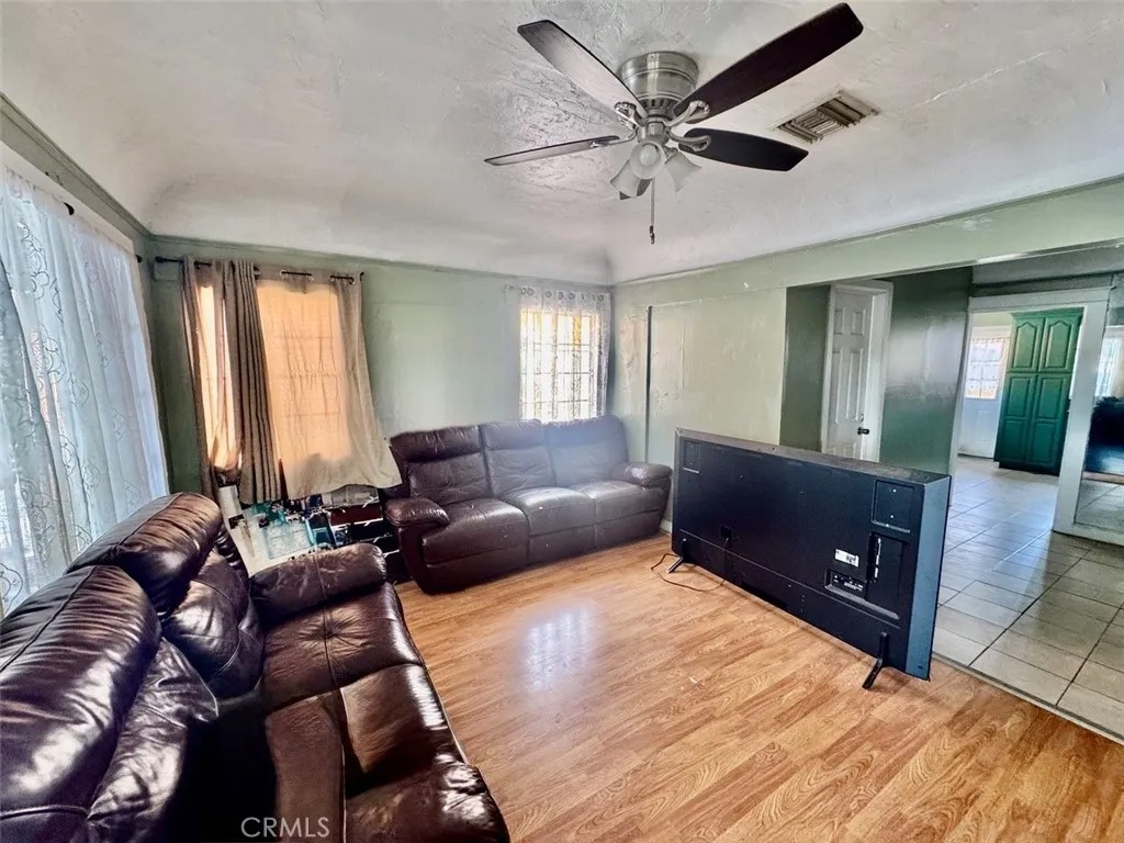 416 E 91st