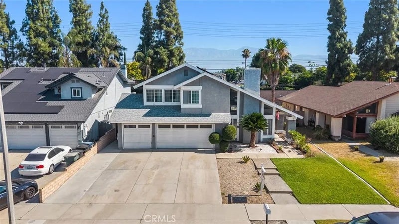 1445 E Bermuda Dunes