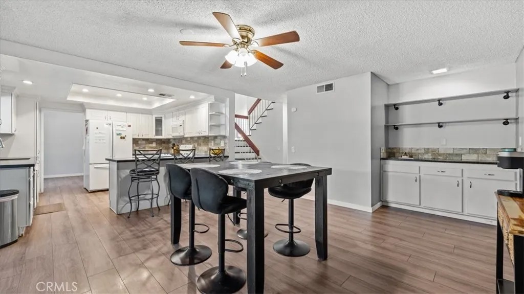 1445 E Bermuda Dunes