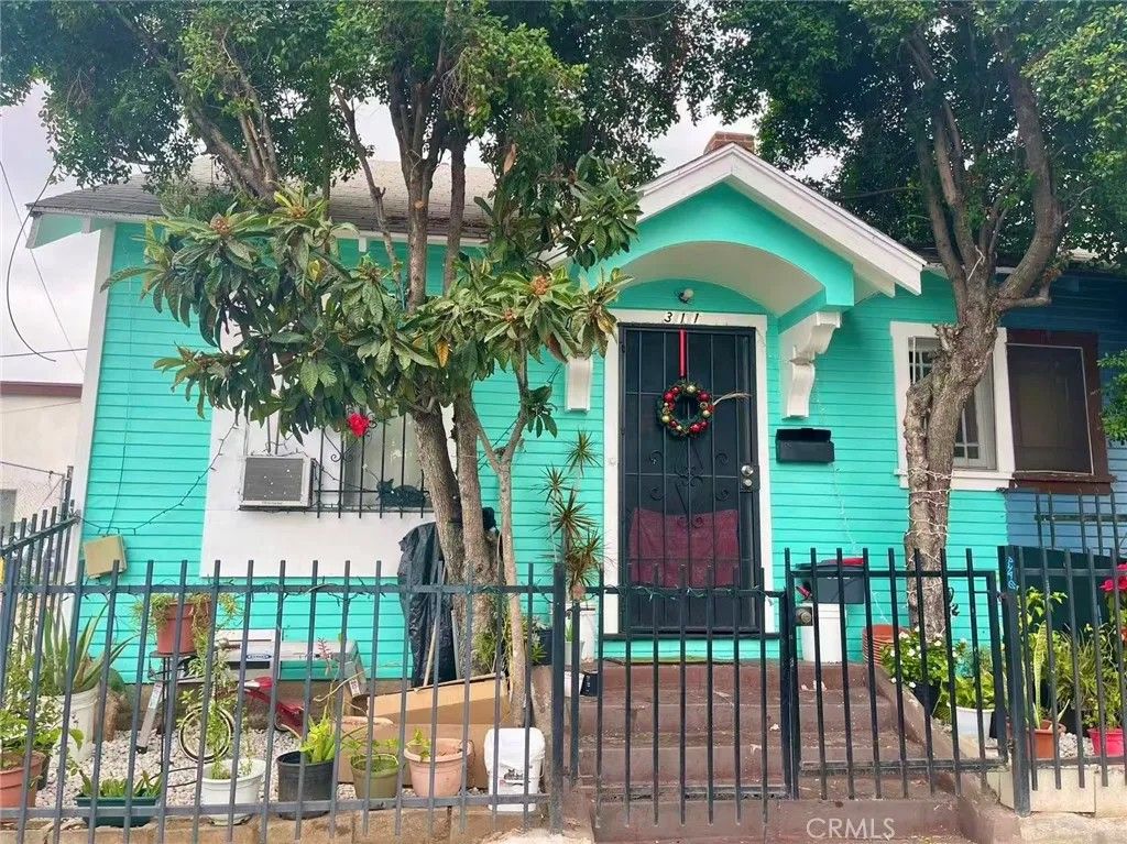 Photo of 305 S Mott St, Los Angeles, CA 90033 (MLS # TR26020936)