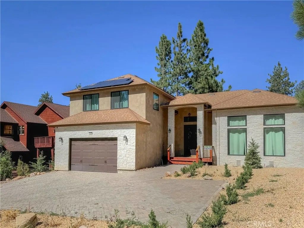 Photo of 1224 Wolf Creek Court, Big Bear Lake, CA 92315 (MLS # CV25252122)