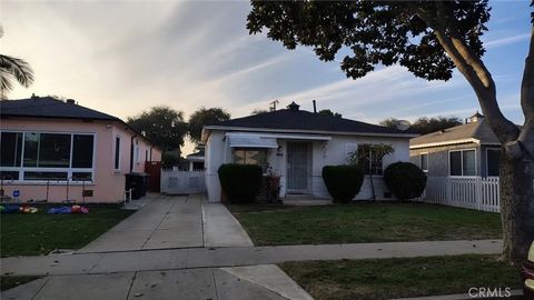 Photo of 10309 Washington Avenue, South Gate, CA 90280 (MLS # IV25280523)