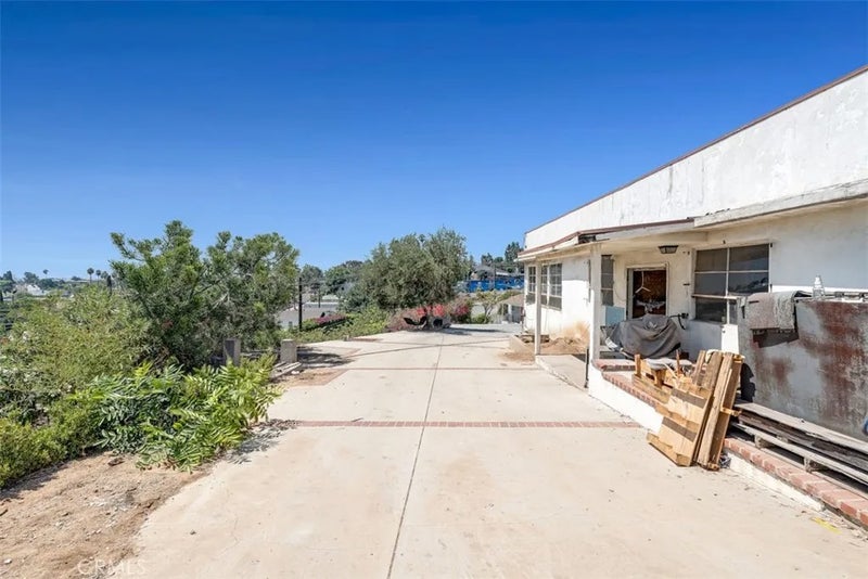 114 N Bonnie Beach Place
