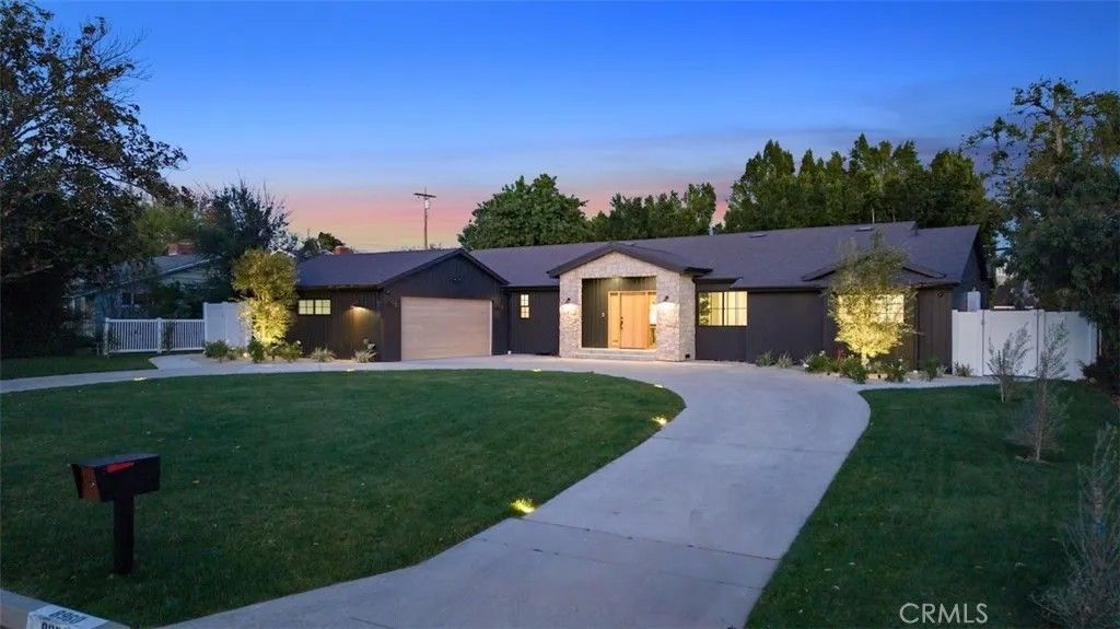 Photo of 8960 Oak Park Avenue, Northridge, CA 91325 (MLS # GD26065896)