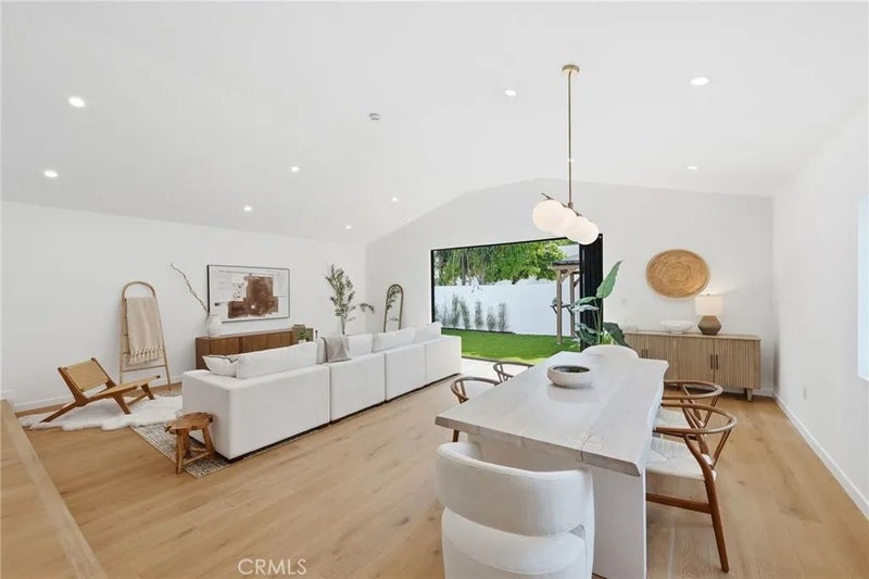 17420 Collins