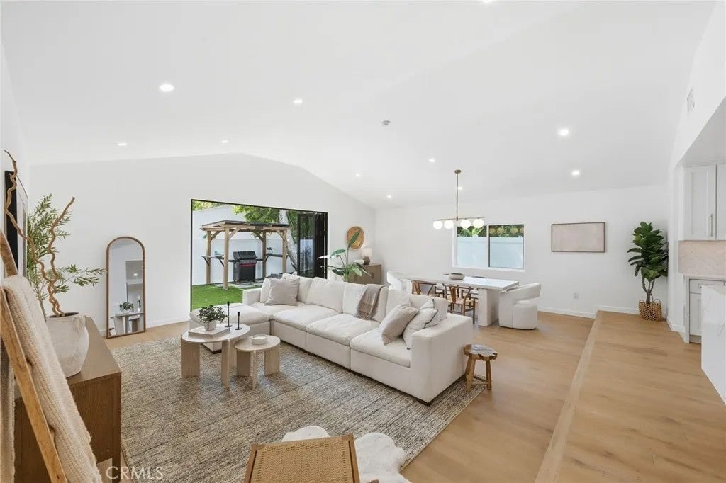 17420 Collins