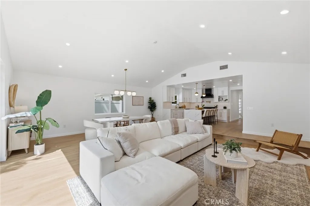 17420 Collins