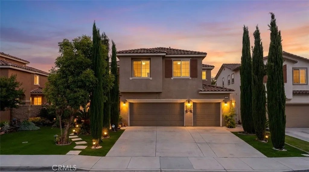 Photo of 30532 Hollybrooke LN, Murrieta, CA 92563 (MLS # SR26114920)
