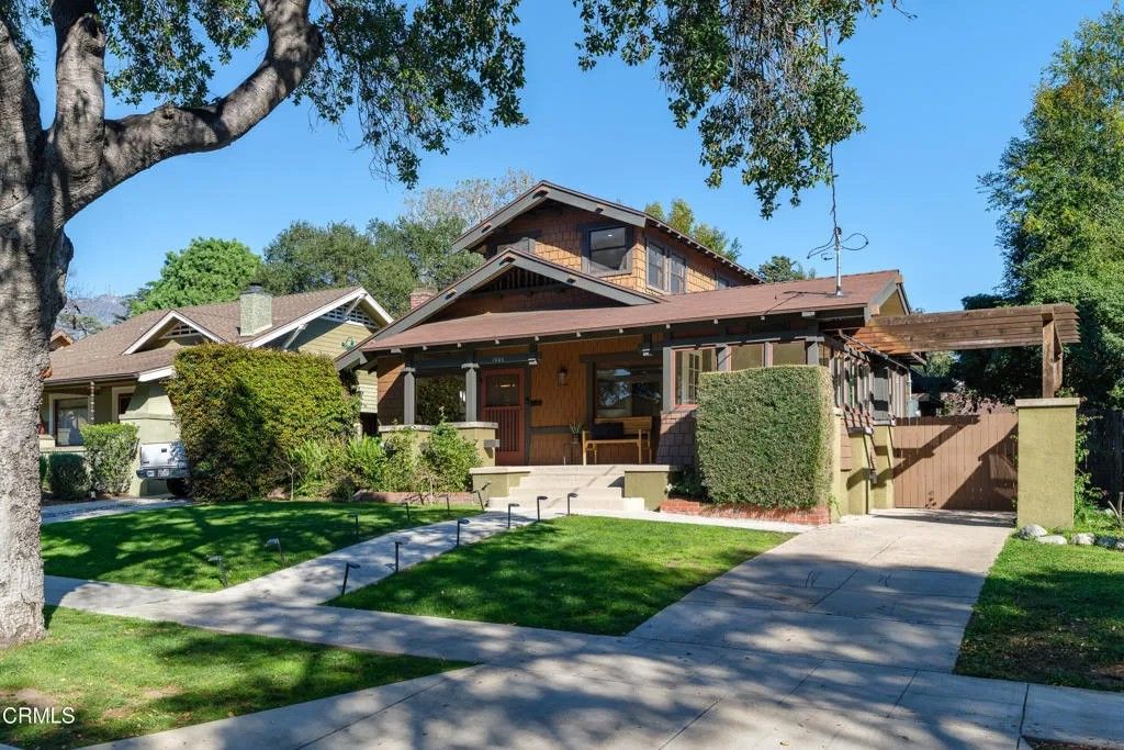 Photo of 1046 N Michigan Avenue, Pasadena, CA 91104 (MLS # P1-26828)