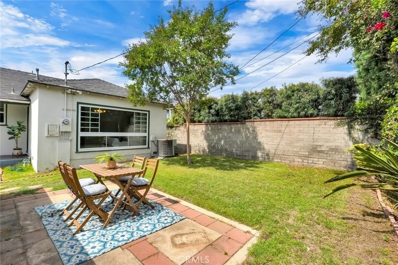 400 University Avenue