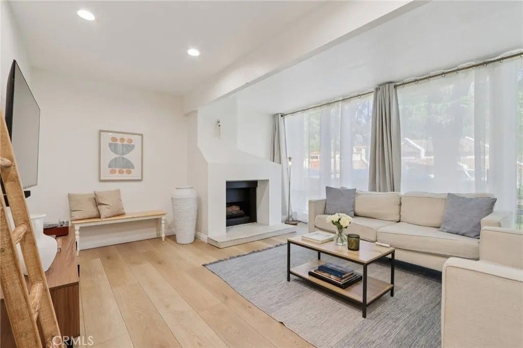 Photo of 29365 Calle Gaviota, Murrieta, CA 92563 (MLS # SW26065754)